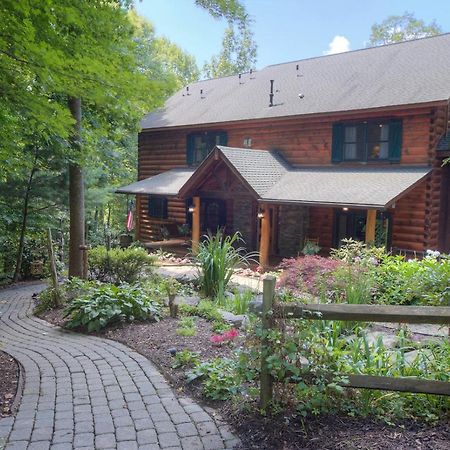 Valle Crucis Lazy Bear Lodge المظهر الخارجي الصورة