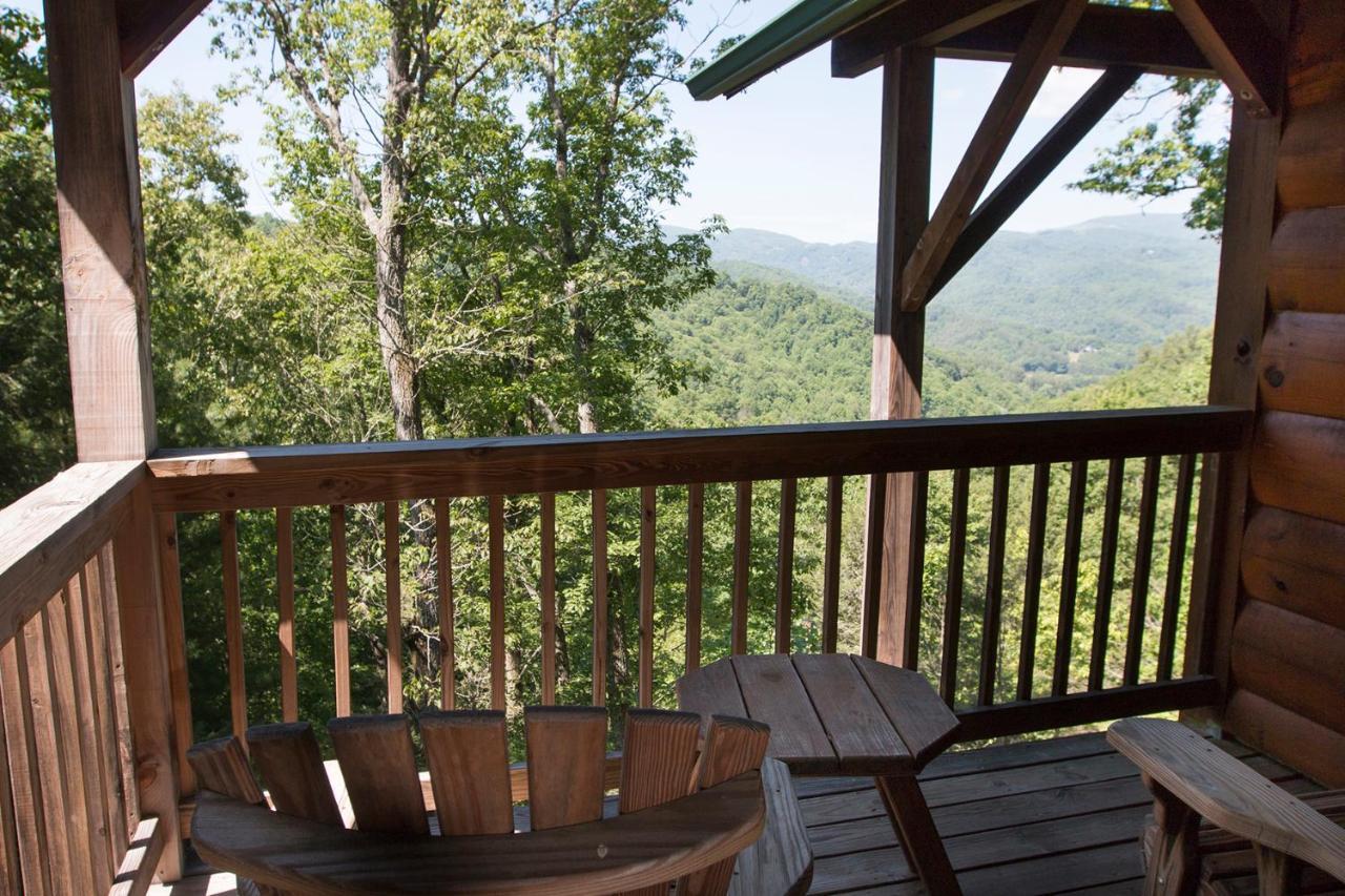 Valle Crucis Lazy Bear Lodge المظهر الخارجي الصورة