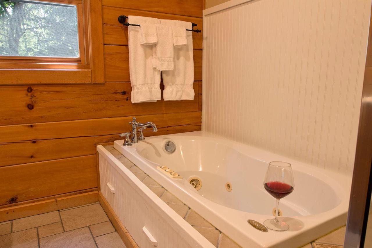 Valle Crucis Lazy Bear Lodge المظهر الخارجي الصورة