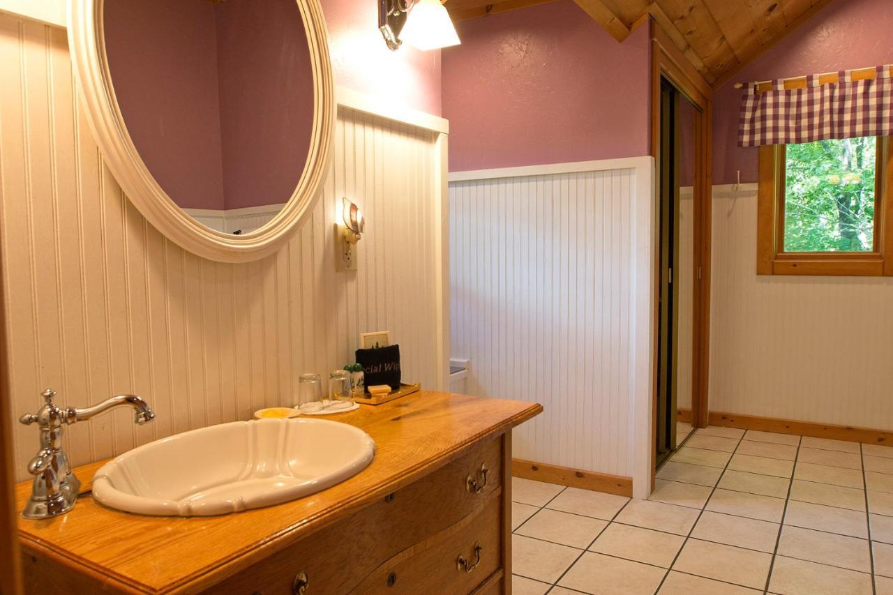 Valle Crucis Lazy Bear Lodge المظهر الخارجي الصورة